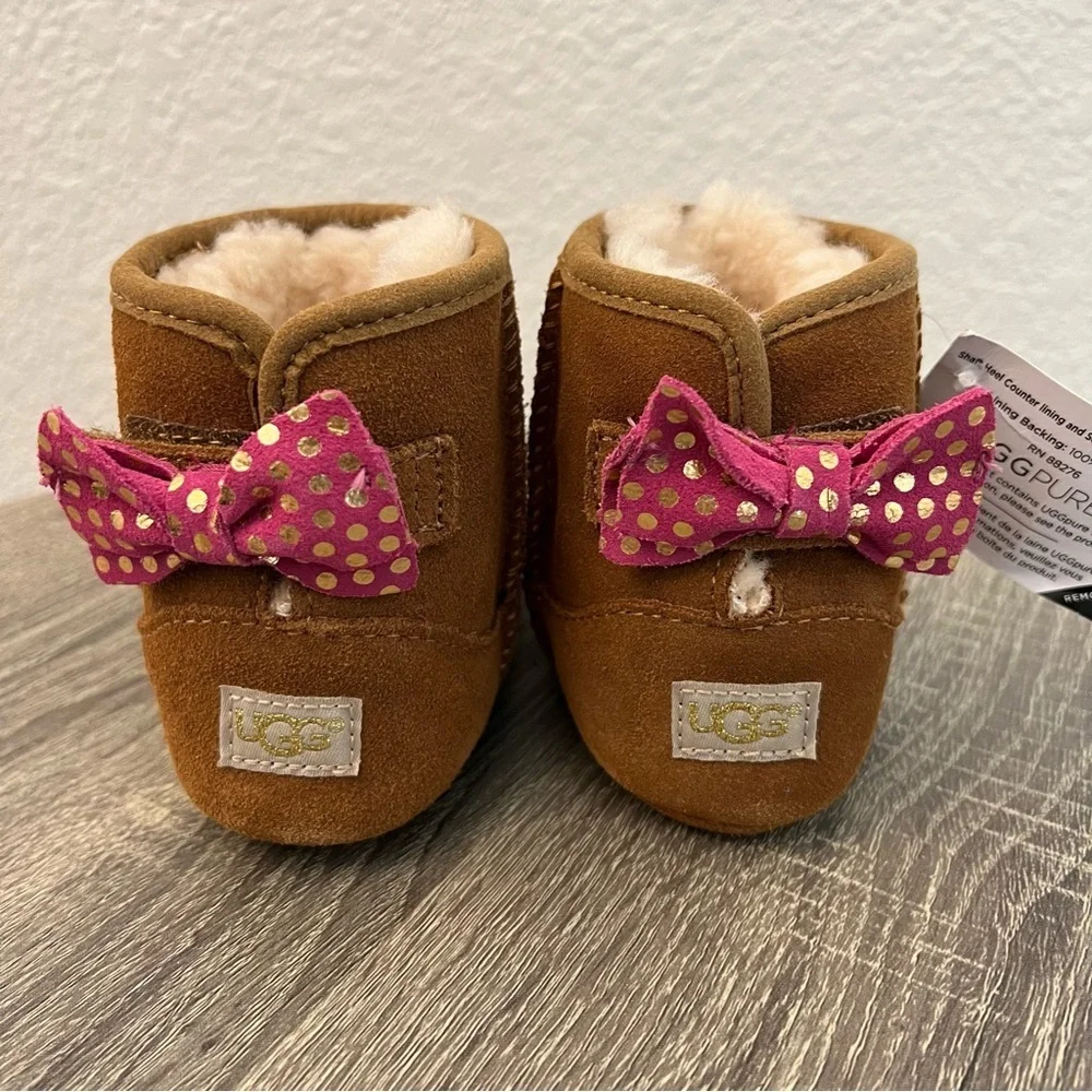 NEW UGG boots camel brown with Pink Bow- size 4/5